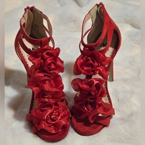 Madison Red Ruffled Stiletto Heels - Picture 2 of 4